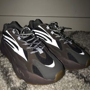 YEEZY BOOST 700 V2 "GEODE”